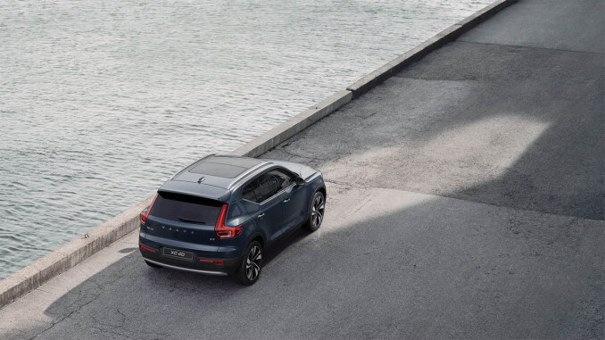 Volvo XC40 2.0 B4P Ultra Bright 5dr Auto Petrol Estate - Image 7